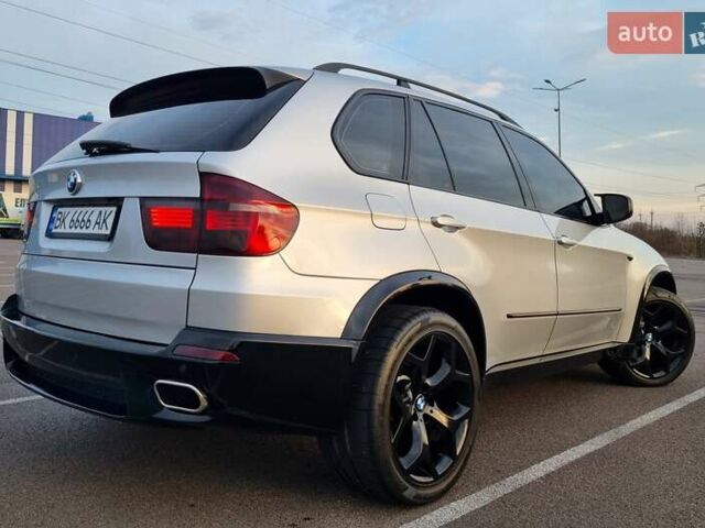 Серый БМВ Х5, объемом двигателя 3 л и пробегом 290 тыс. км за 19999 $, фото 5 на Automoto.ua