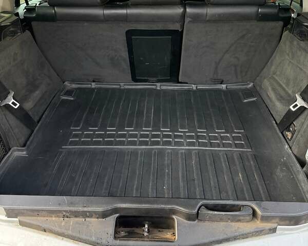 Серый БМВ Х5, объемом двигателя 3 л и пробегом 275 тыс. км за 10000 $, фото 9 на Automoto.ua