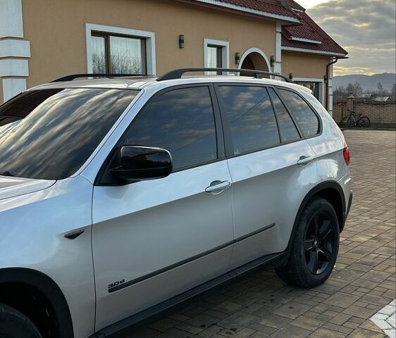 Серый БМВ Х5, объемом двигателя 3 л и пробегом 350 тыс. км за 12500 $, фото 2 на Automoto.ua