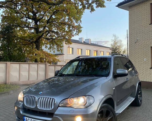 Серый БМВ Х5, объемом двигателя 3 л и пробегом 375 тыс. км за 11200 $, фото 1 на Automoto.ua