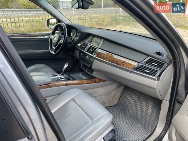 Серый БМВ Х5, объемом двигателя 3 л и пробегом 273 тыс. км за 10900 $, фото 11 на Automoto.ua