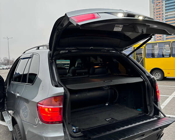 Серый БМВ Х5, объемом двигателя 4.8 л и пробегом 333 тыс. км за 11200 $, фото 4 на Automoto.ua