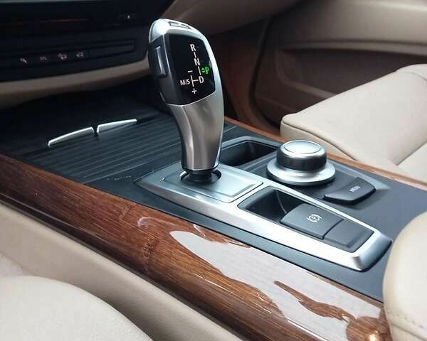 Серый БМВ Х5, объемом двигателя 3 л и пробегом 450 тыс. км за 12500 $, фото 14 на Automoto.ua