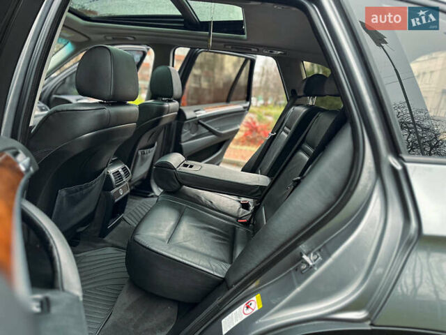 Серый БМВ Х5, объемом двигателя 3 л и пробегом 359 тыс. км за 9999 $, фото 9 на Automoto.ua