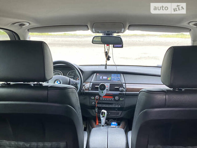 Серый БМВ Х5, объемом двигателя 3 л и пробегом 237 тыс. км за 13700 $, фото 11 на Automoto.ua