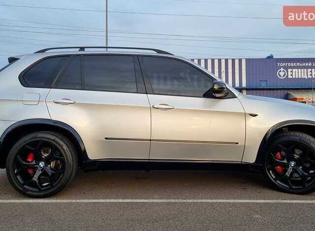 Серый БМВ Х5, объемом двигателя 3 л и пробегом 290 тыс. км за 19999 $, фото 3 на Automoto.ua