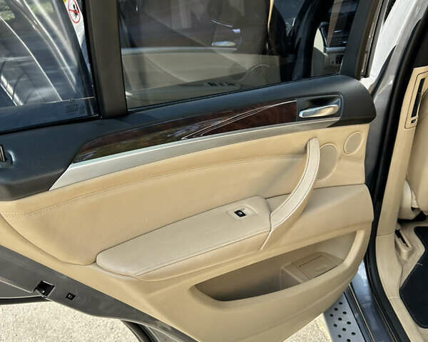 Сірий БМВ Х5, об'ємом двигуна 4.8 л та пробігом 234 тис. км за 12350 $, фото 17 на Automoto.ua