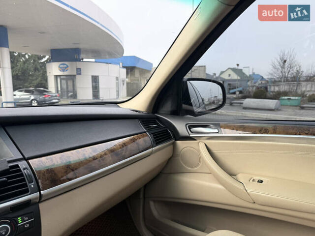 Сірий БМВ Х5, об'ємом двигуна 3 л та пробігом 365 тис. км за 8999 $, фото 43 на Automoto.ua