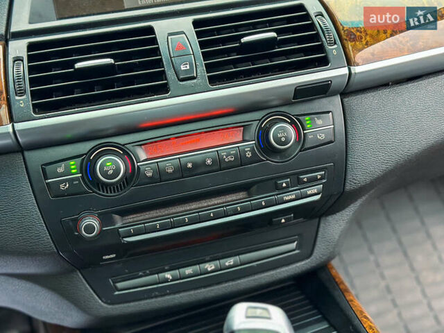 Серый БМВ Х5, объемом двигателя 3 л и пробегом 359 тыс. км за 9999 $, фото 15 на Automoto.ua