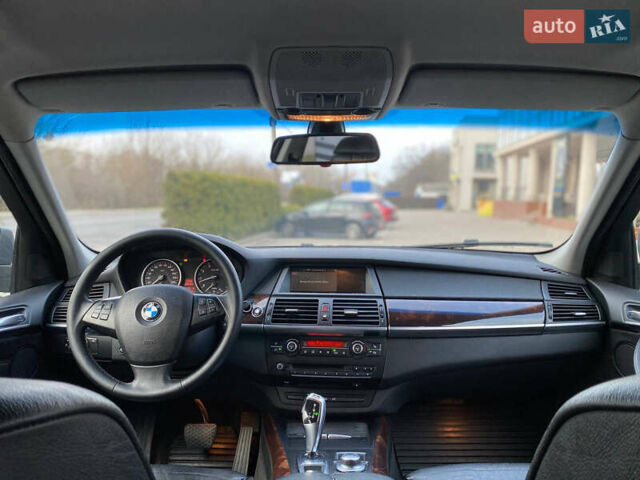 Серый БМВ Х5, объемом двигателя 3 л и пробегом 375 тыс. км за 11200 $, фото 31 на Automoto.ua