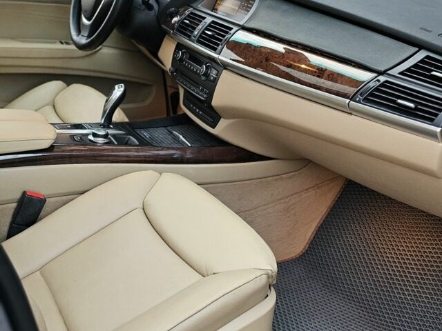 БМВ Х5 2007 в Хусте на Automoto.ua Серый БМВ Х5, объемом двигателя 3 л и пробегом 291 тыс. км за 12700 $, фото 11 на Automoto.ua