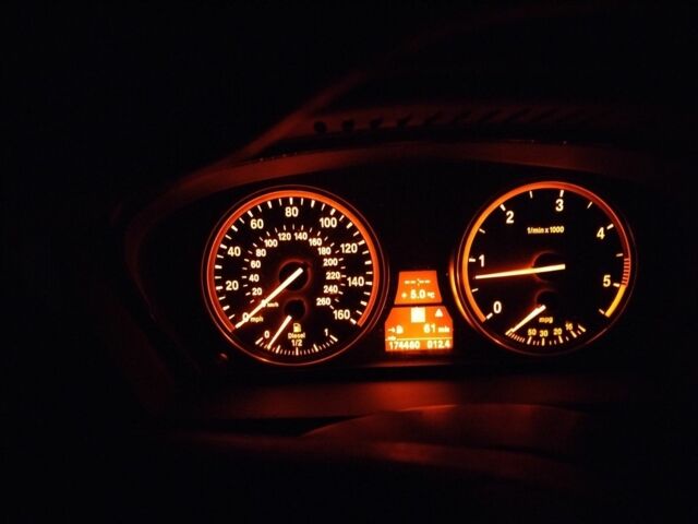 Сірий БМВ Х5, об'ємом двигуна 3 л та пробігом 270 тис. км за 5000 $, фото 5 на Automoto.ua