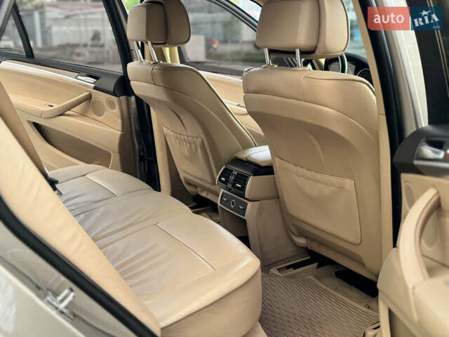Серый БМВ Х5, объемом двигателя 3 л и пробегом 317 тыс. км за 10500 $, фото 11 на Automoto.ua