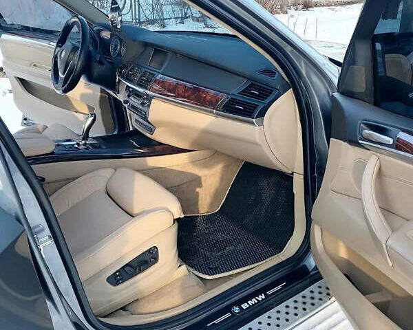 Сірий БМВ Х5, об'ємом двигуна 4.8 л та пробігом 210 тис. км за 12500 $, фото 3 на Automoto.ua