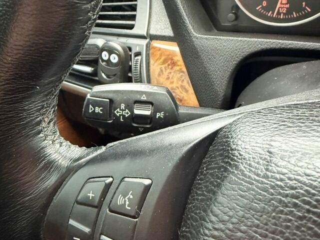 Сірий БМВ Х5, об'ємом двигуна 3 л та пробігом 288 тис. км за 15500 $, фото 20 на Automoto.ua