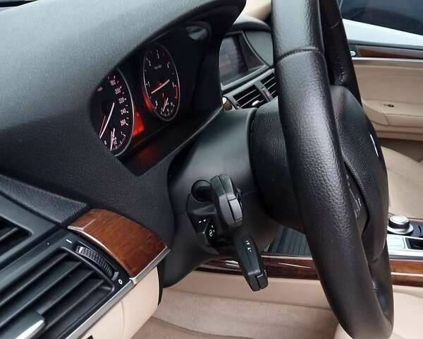 Серый БМВ Х5, объемом двигателя 3 л и пробегом 450 тыс. км за 304 $, фото 19 на Automoto.ua