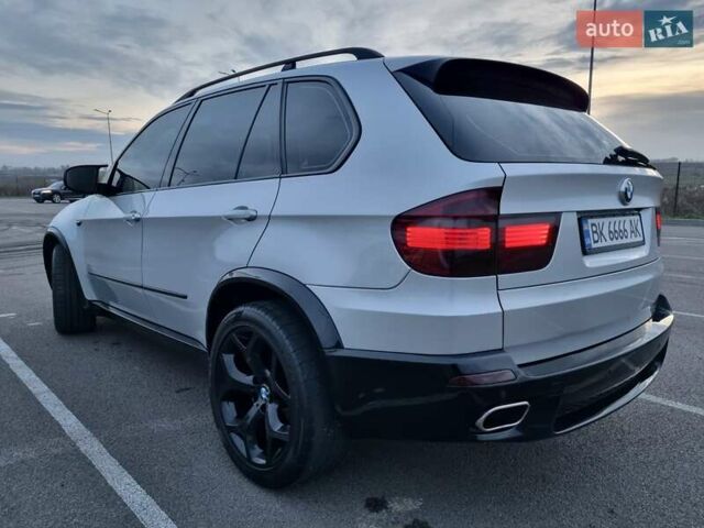 Серый БМВ Х5, объемом двигателя 3 л и пробегом 290 тыс. км за 19999 $, фото 19 на Automoto.ua