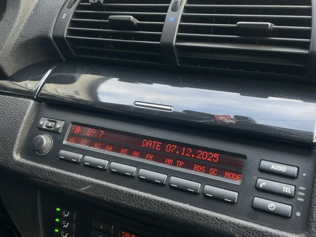 Сірий БМВ Х5, об'ємом двигуна 3 л та пробігом 318 тис. км за 8000 $, фото 4 на Automoto.ua