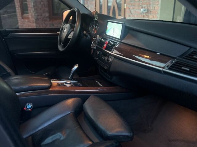 БМВ Х5 2007 в Черновцах на Automoto.ua Серый БМВ Х5, объемом двигателя 3 л и пробегом 305 тыс. км за 14198 $, фото 12 на Automoto.ua