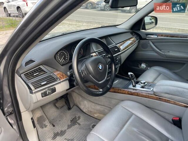 Серый БМВ Х5, объемом двигателя 3 л и пробегом 273 тыс. км за 10900 $, фото 14 на Automoto.ua
