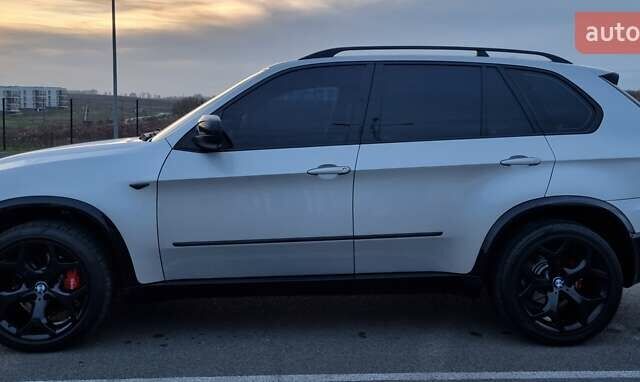 Серый БМВ Х5, объемом двигателя 3 л и пробегом 290 тыс. км за 19999 $, фото 10 на Automoto.ua