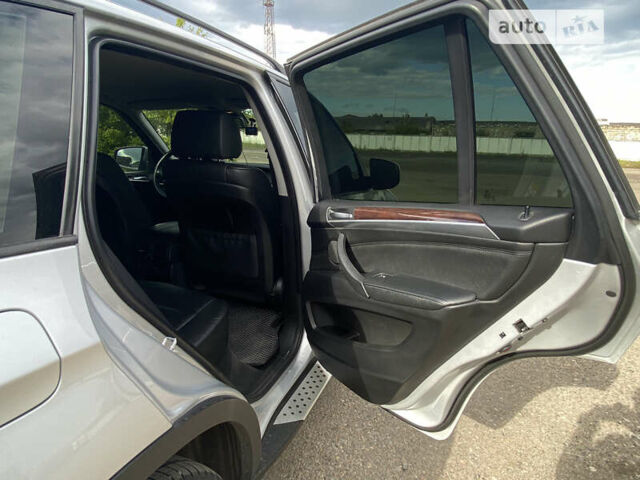 Серый БМВ Х5, объемом двигателя 3 л и пробегом 237 тыс. км за 13700 $, фото 16 на Automoto.ua