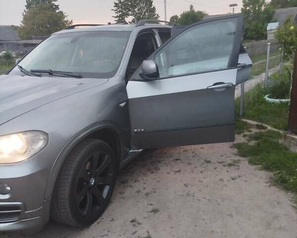 Серый БМВ Х5, объемом двигателя 3 л и пробегом 390 тыс. км за 11500 $, фото 3 на Automoto.ua