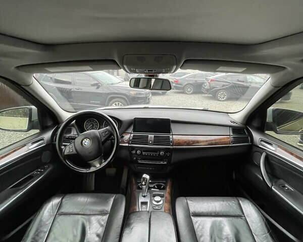 Серый БМВ Х5, объемом двигателя 2.98 л и пробегом 274 тыс. км за 9600 $, фото 10 на Automoto.ua