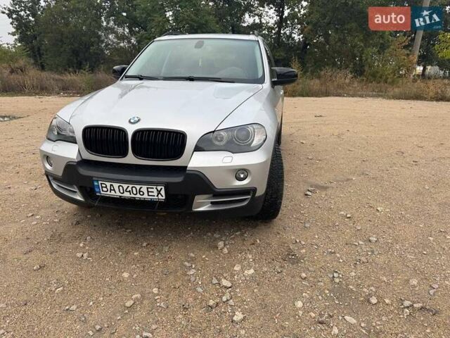 Серый БМВ Х5, объемом двигателя 3 л и пробегом 330 тыс. км за 12850 $, фото 1 на Automoto.ua