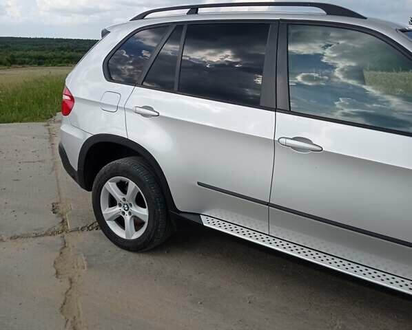 Серый БМВ Х5, объемом двигателя 3 л и пробегом 400 тыс. км за 11400 $, фото 15 на Automoto.ua