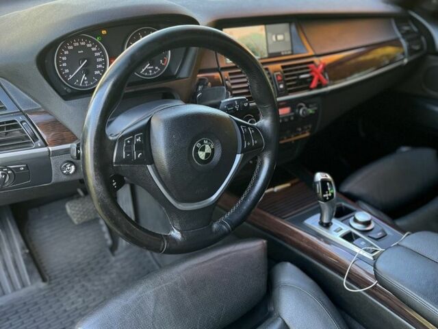 Серый БМВ Х5, объемом двигателя 4.8 л и пробегом 197 тыс. км за 12000 $, фото 11 на Automoto.ua