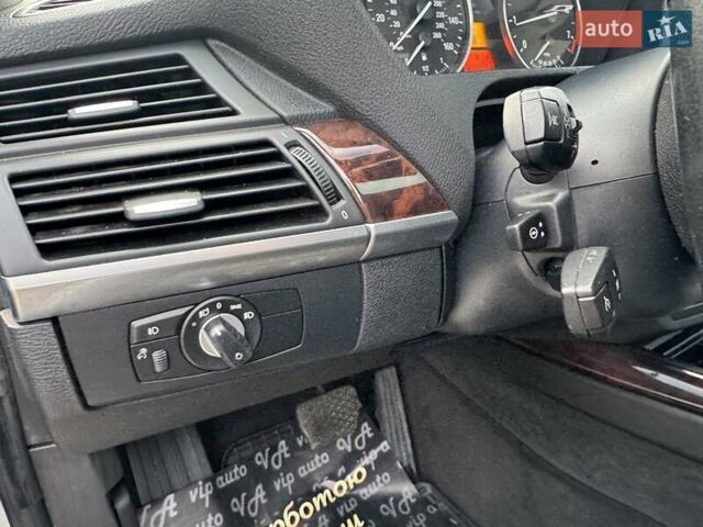 Сірий БМВ Х5, об'ємом двигуна 3 л та пробігом 240 тис. км за 10900 $, фото 50 на Automoto.ua
