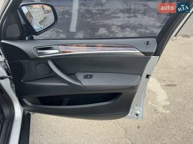 Сірий БМВ Х5, об'ємом двигуна 3 л та пробігом 240 тис. км за 10900 $, фото 30 на Automoto.ua
