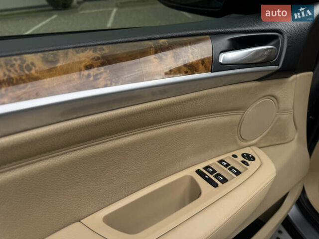 Серый БМВ Х5, объемом двигателя 3 л и пробегом 283 тыс. км за 13950 $, фото 34 на Automoto.ua