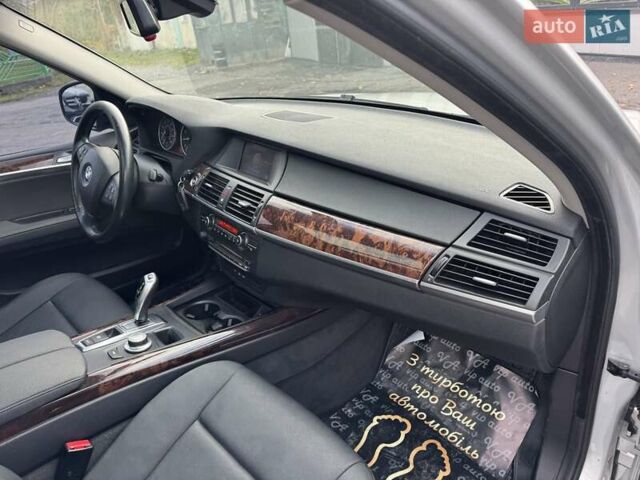 Сірий БМВ Х5, об'ємом двигуна 3 л та пробігом 240 тис. км за 10900 $, фото 37 на Automoto.ua