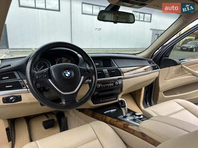 Серый БМВ Х5, объемом двигателя 3 л и пробегом 283 тыс. км за 13950 $, фото 59 на Automoto.ua