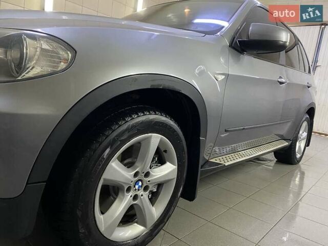 Серый БМВ Х5, объемом двигателя 3 л и пробегом 200 тыс. км за 13999 $, фото 11 на Automoto.ua