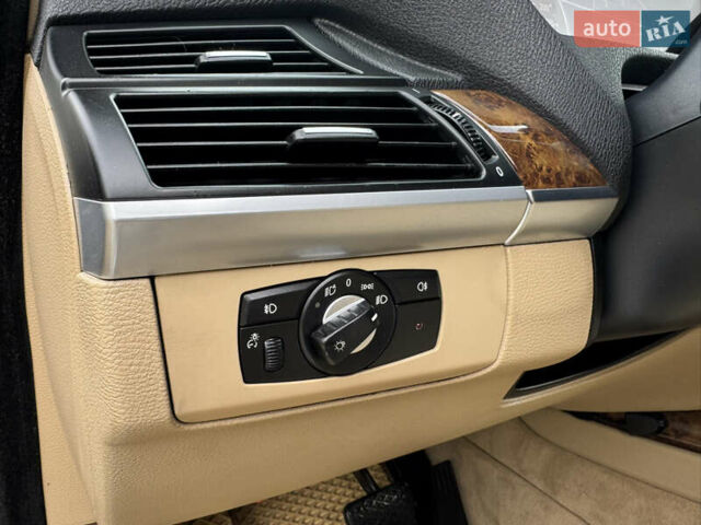 Серый БМВ Х5, объемом двигателя 3 л и пробегом 283 тыс. км за 13950 $, фото 41 на Automoto.ua