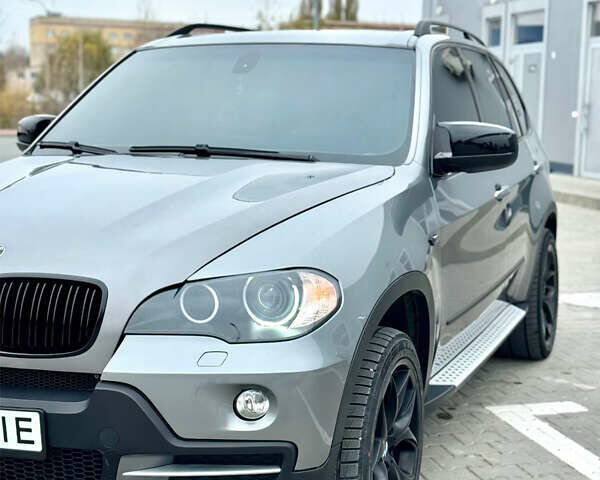 Серый БМВ Х5, объемом двигателя 3 л и пробегом 281 тыс. км за 12800 $, фото 10 на Automoto.ua