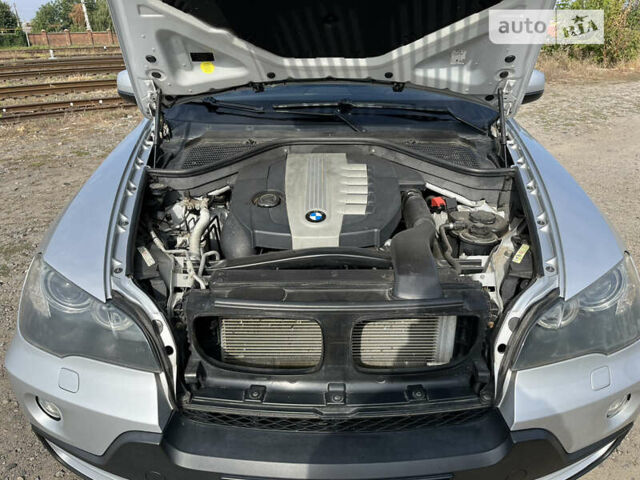 Серый БМВ Х5, объемом двигателя 3 л и пробегом 294 тыс. км за 17500 $, фото 16 на Automoto.ua