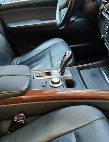 Серый БМВ Х5, объемом двигателя 3 л и пробегом 326 тыс. км за 12300 $, фото 19 на Automoto.ua
