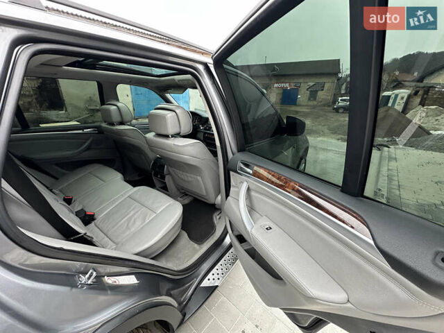 Серый БМВ Х5, объемом двигателя 3 л и пробегом 240 тыс. км за 11000 $, фото 21 на Automoto.ua