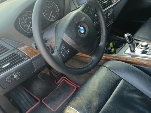 Серый БМВ Х5, объемом двигателя 3 л и пробегом 250 тыс. км за 12500 $, фото 3 на Automoto.ua