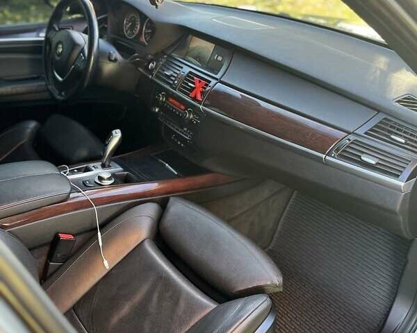Серый БМВ Х5, объемом двигателя 4.8 л и пробегом 197 тыс. км за 12000 $, фото 18 на Automoto.ua