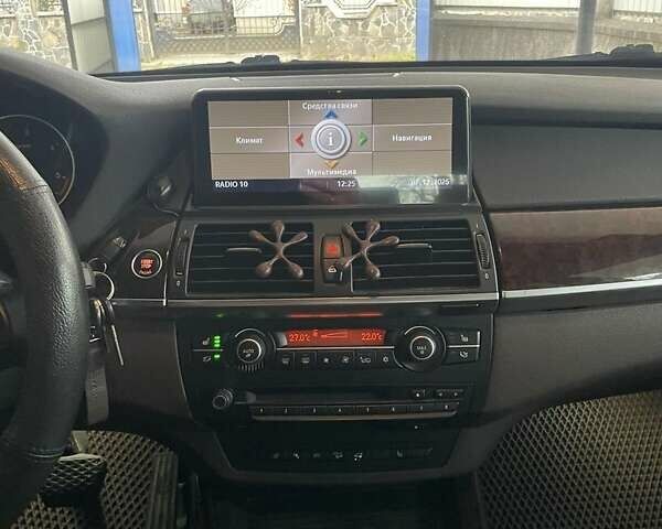 Серый БМВ Х5, объемом двигателя 3 л и пробегом 330 тыс. км за 14000 $, фото 5 на Automoto.ua