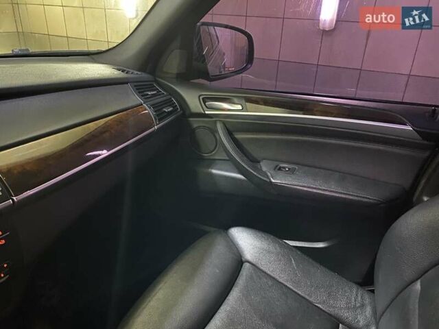 Серый БМВ Х5, объемом двигателя 3 л и пробегом 200 тыс. км за 13999 $, фото 30 на Automoto.ua