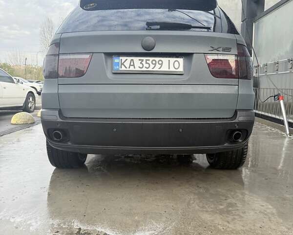 Серый БМВ Х5, объемом двигателя 3 л и пробегом 370 тыс. км за 15800 $, фото 4 на Automoto.ua