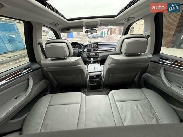 Серый БМВ Х5, объемом двигателя 3 л и пробегом 240 тыс. км за 11000 $, фото 20 на Automoto.ua