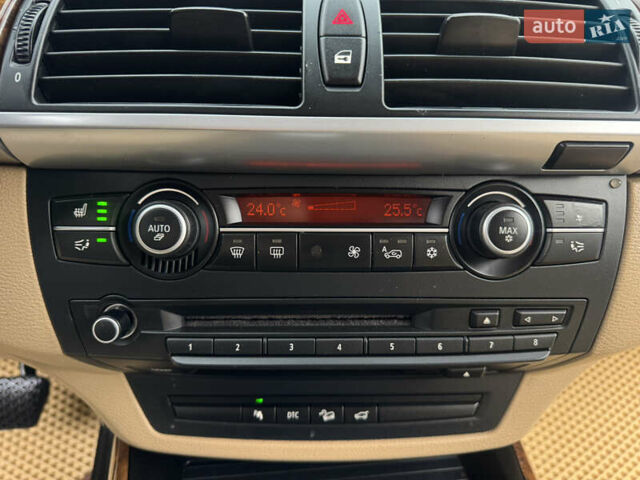 Серый БМВ Х5, объемом двигателя 3 л и пробегом 283 тыс. км за 13950 $, фото 44 на Automoto.ua