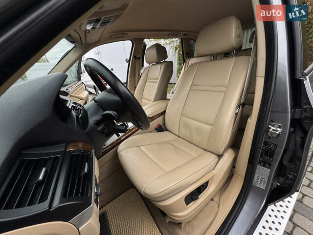 Серый БМВ Х5, объемом двигателя 3 л и пробегом 283 тыс. км за 13950 $, фото 37 на Automoto.ua